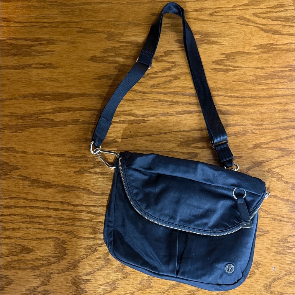 Lululemon Black Crossbody.